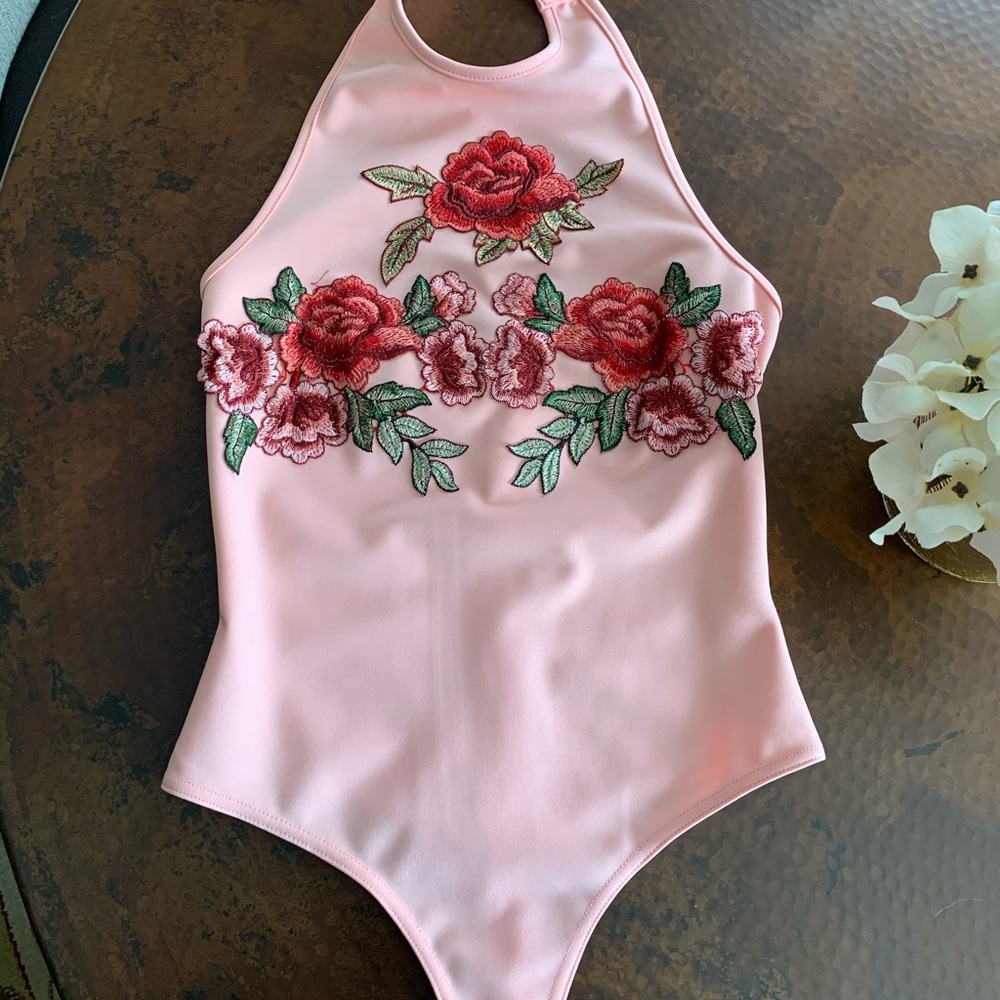 Gianni Bini rose bodysuit XS